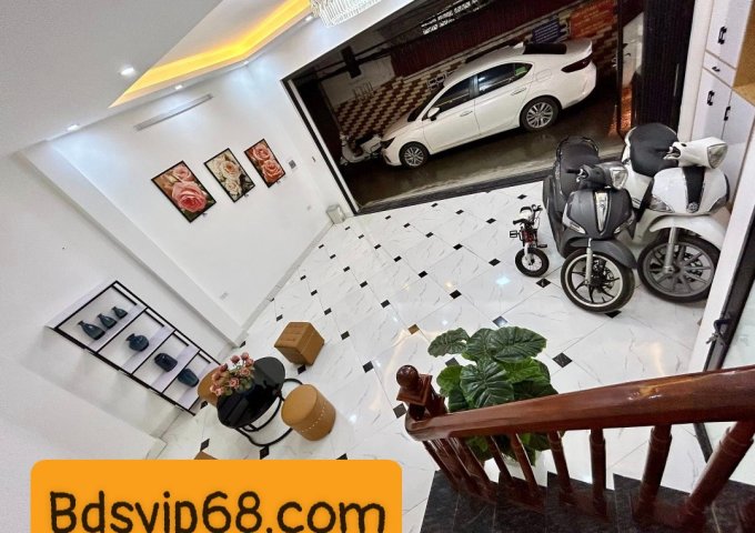 Cần bán nhà đẹp, gara ô tô tầng 1, thuộc phố Tô Vĩnh Diện, Quận Thanh Xuân, giá 7.75 tỷ