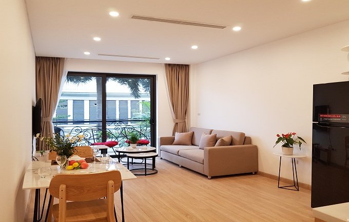 Cho thuê căn hộ dịch vụ tại Từ Hoa, Tây Hồ, 120m2, 2PN, ban công, đầy đủ nội thất mới hiện đại, view hồ