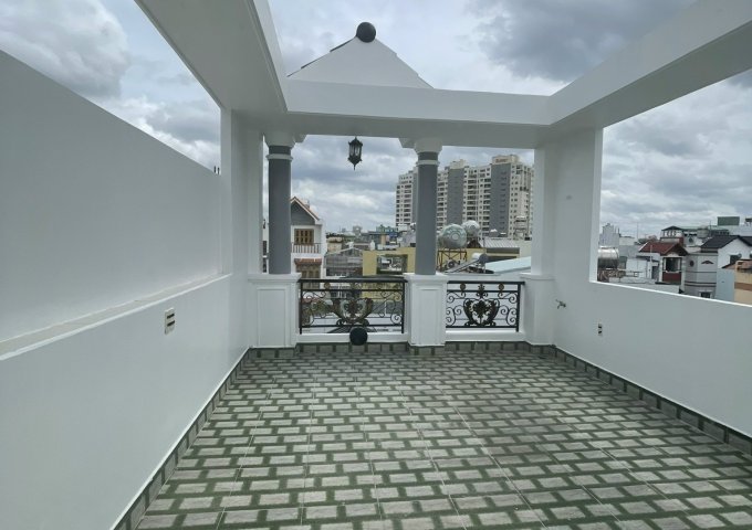 Bán nhà 31/32E Lê Lai, DT 4x14m, 4 tầng, giá 8,5 Tỷ, Hẻm thông 6m