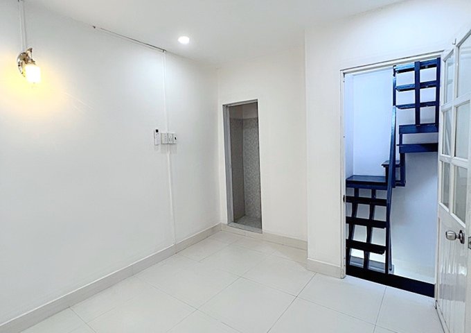 Nhà bán 3 tầng mới, đẹp hẻm thông đường Phạm Thế Hiển P3Q8 - 2 Tỷ 180