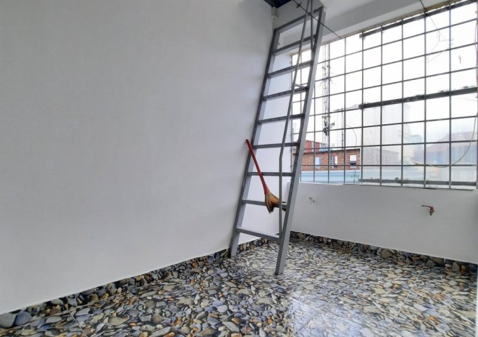 Bán nhà mặt ngõ Kiều Sơn, ô.tô đỗ cửa 24h, 61m 3 tầng GIÁ 3.2 tỉ