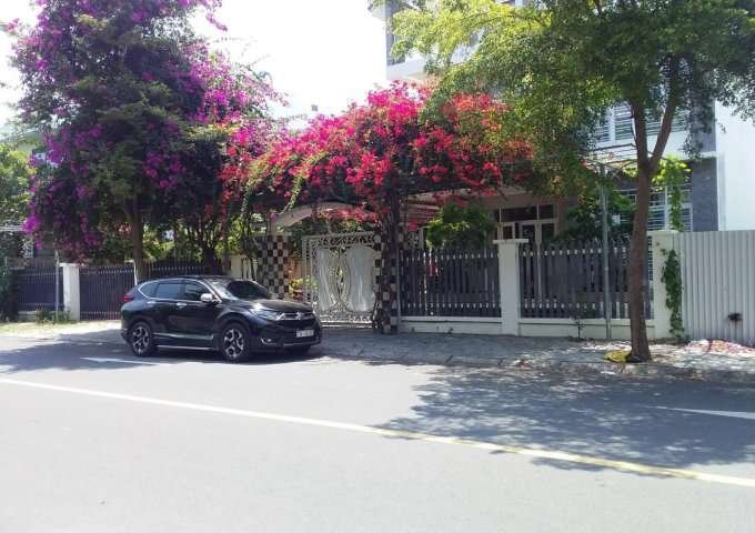 Bán biệt thự ở KĐT Phước Long A, Nha Trang đường chính