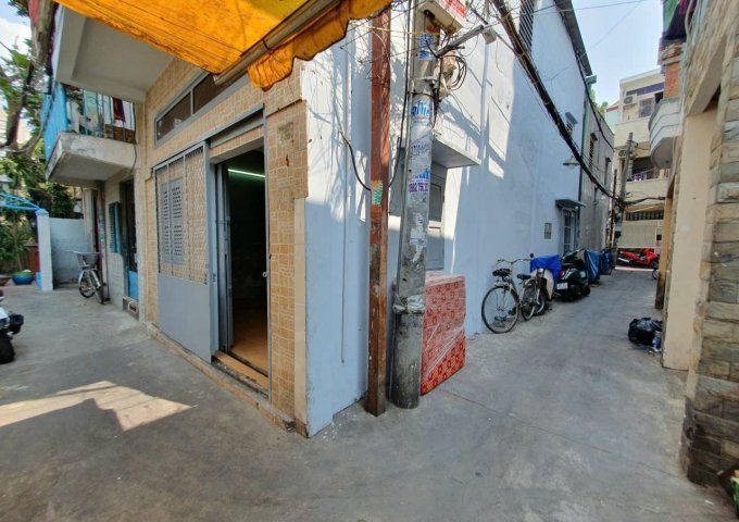 Chỉ 3.65 tỷ cho nhà phố 4 x 10m góc 2 mặt hẻm Trường Sa kề Q1 TP.HCM