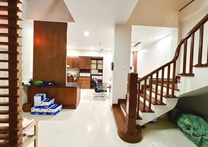 Hoàng Văn Thái: Phân lô, vỉa hè, ô tô tránh, kinh doanh, giá tốt