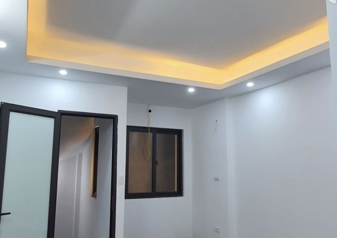 Bán Nhà Ngõ 74 Thượng Thanh, Long Biên, 30m2, 5 Tầng, Phân Lô, Nhỉnh 3 Tỷ
