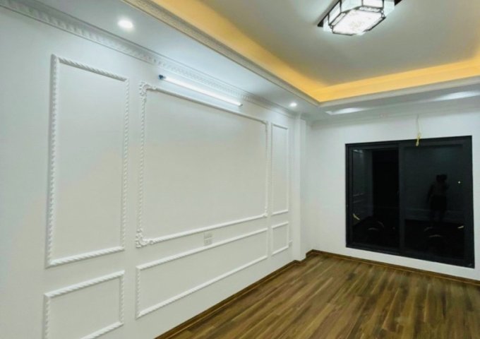 Bán Nhà Ngõ 74 Thượng Thanh, Long Biên, 30m2, 5 Tầng, Phân Lô, Nhỉnh 3 Tỷ