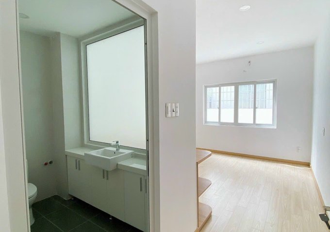 Bán nhà mặt tiền Phan Huy Thực, Tân Quy, Q7,Dt 4x18m, 3 lầu,st. 7pn, 8wc, Giá 14 tỷ