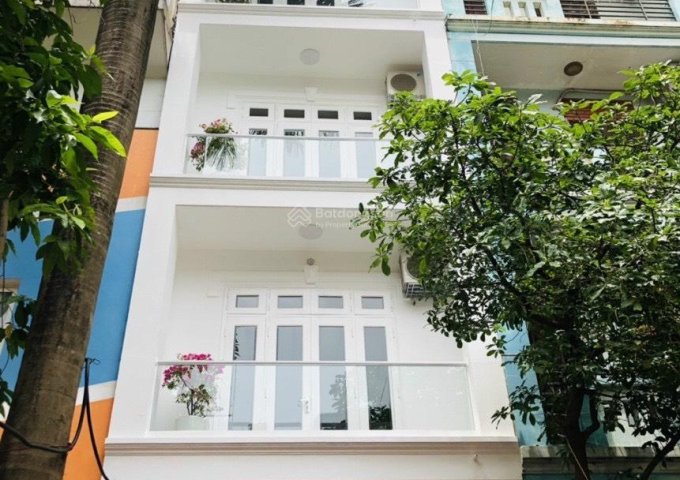 Bán nhà đẹp Nguyễn Thị Định 5 tầng 80m2 có thang máy, ô tô vào nhà, cho thuê, kinh doanh sầm uất