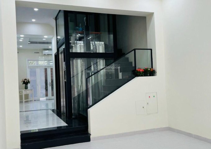Bán nhà đẹp Nguyễn Thị Định 5 tầng 80m2 có thang máy, ô tô vào nhà, cho thuê, kinh doanh sầm uất