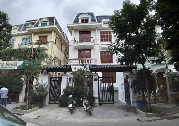 Cho thuê biệt thự KĐT Nam Cường, Hoàng Quốc Việt, 220m 5T thông sàn nhà trẻ, văn phòng