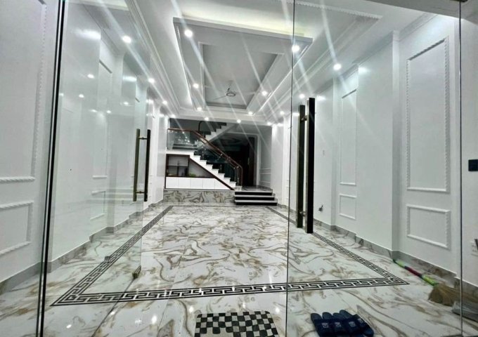 Bán nhà phân lô 333 Văn Cao, 91m 4 tầng độc lập GIÁ 8.1 tỉ cực đẹp