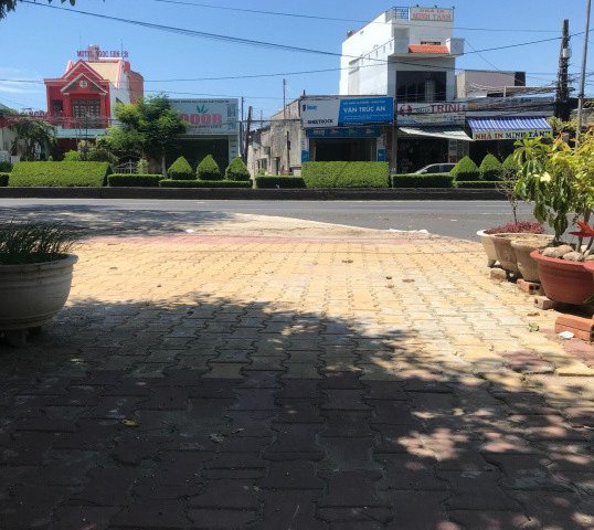 Nhà mặt tiền lô góc đường Hùng Vương, Cam Lộc, Cam Ranh, Khánh Hòa.