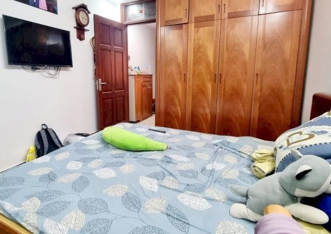 Gần 2,55 tỷ- nhà 2 tầng phố Nguyễn Lương Bằng- TT quận Đống Đa