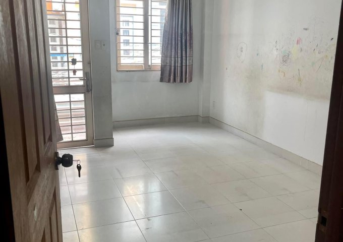 Bán nhà sát MT Nguyễn Đình Chiểu, p4, Q3, 5 tầng, sổ vuông, hẻm thông, 32m2, 6.9 tỷ.