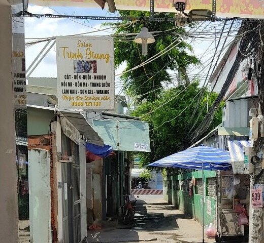 Bán nhà cấp 4 mặt tiền hẻm 1627 Huỳnh Tấn Phát, Quận 7. Tiện xây mới lại.