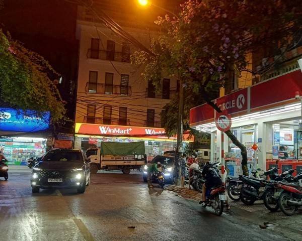 Bán nhà Mặt phố Hoàng Văn Thái Lô góc vị trí KD sầm uất SĐCC