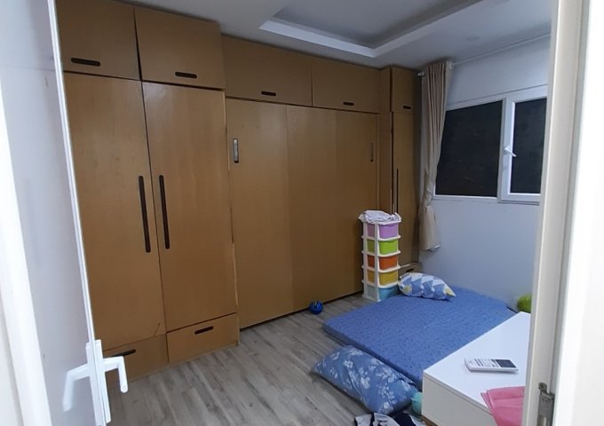 Nhà em có căn hộ tại dự án Nghĩa Đô cần bán – căn hộ 67m2 sử dụng.