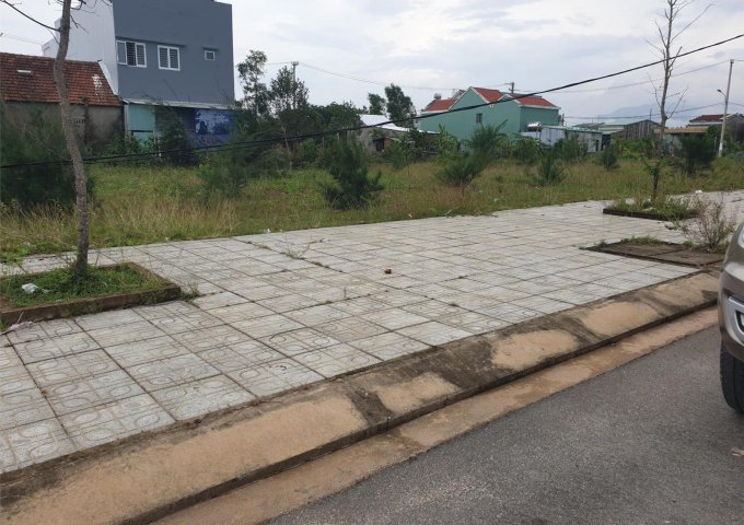 ĐẤT ĐẸP - GIÁ TỐT - Cần bán lô đất tại KDC Chợ Trạm, xã Tam Hiệp, huyện Núi Thành, tỉnh Quảng Nam.