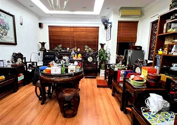 Bán nhà phân lô mặt ngõ 95 phố Hoàng Cầu, DTSD 55m2 x 5 tầng, mặt tiền 5m