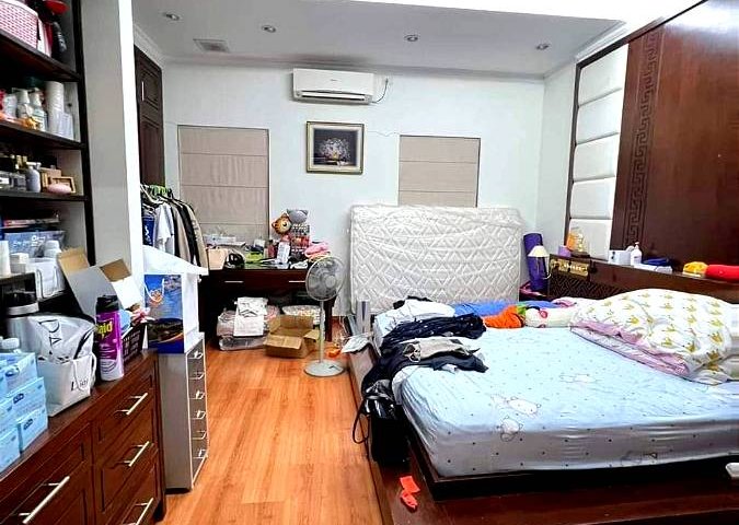 Bán nhà phân lô mặt ngõ 95 phố Hoàng Cầu, DTSD 55m2 x 5 tầng, mặt tiền 5m