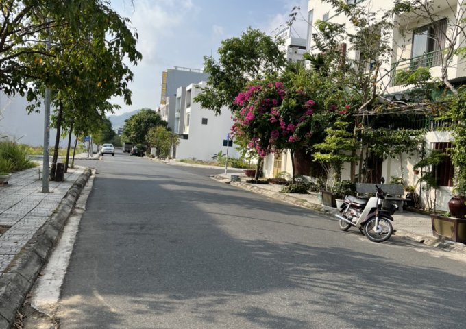 Lô đất mặt tiền đường rộng 15m cần bán tại Khu đô thị mới Lê Hồng Phong 1, Nha Trang.
