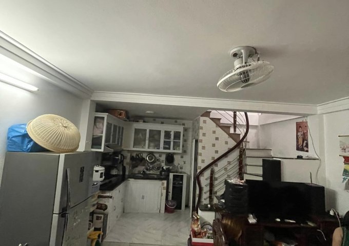 Bán nhà Đỗ Đức Dục 32m2, 5tầng Ô tô cách nhà 30m Lô góc dân xây