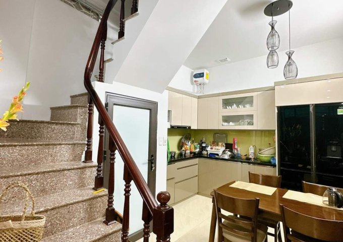 Bán nhà riêng tại Đường Hào Nam, Đống Đa, Hà Nội diện tích 38m2 giá 6.6 Tỷ