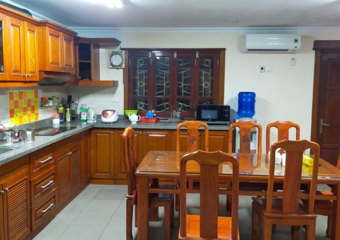 Bán nhà mặt ngõ Xã Đàn.Đống Đa.1 Nhà ra phố.Mặt tiền 5,2m, căn góc, DT 93m2 x 16,9 tỷ.Giá đầu tư.