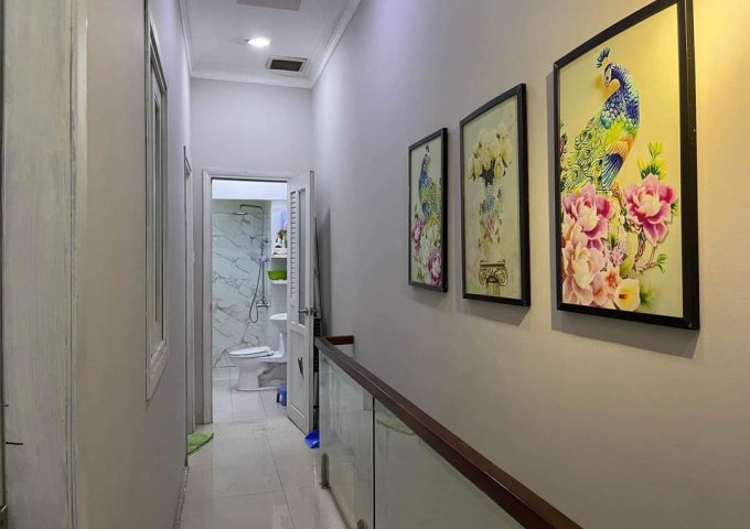 Nhà Đẹp mới cách mặt tiền đường Mai Văn Vĩnh Q7- 2 tấm
 Ngang 4.2 x 14 m hơn 4 tỷ giảm 400 triệu