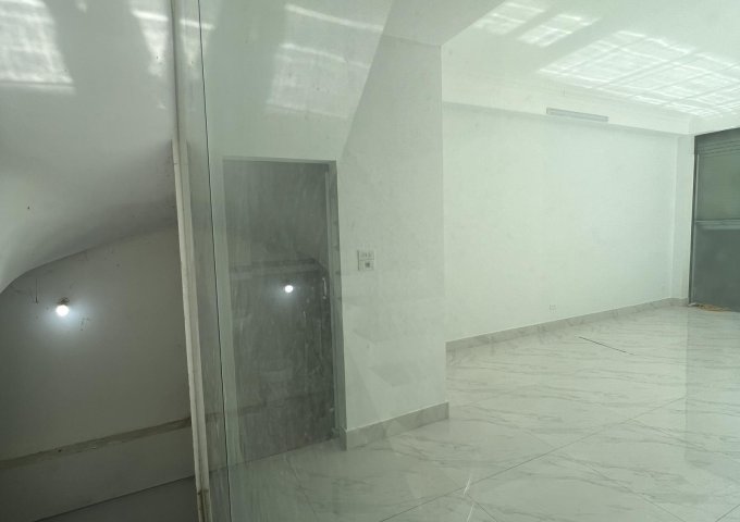Chính chủ cần cho thuê phòng tầng 2 cho thuê làm văn phòng tại số 94 Thạch Bàn, Long Biên
