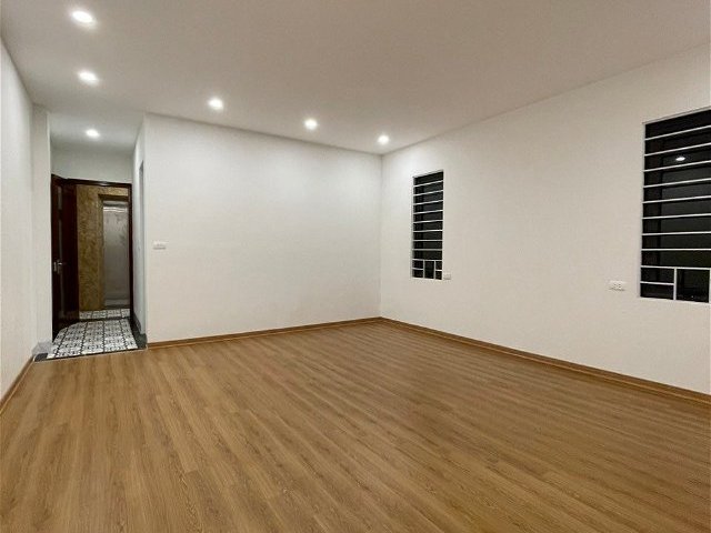 Bán nhà Bát Khối, Long Biên 50m2 x 6 tầng x MT 3.5m x Giá 8 tỷ