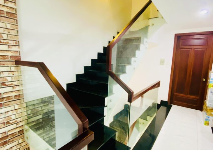 Hẻm xe tải F10 Tân Bình, 4x14M, Nhà mới 5 Tầng 6PN, giá quá tốt