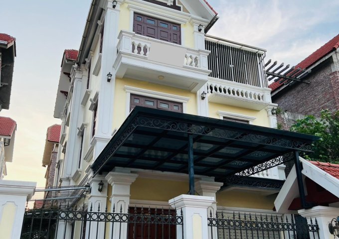 Cho thuê nhà BT hoàn thiện 3 tầng 1 tum KĐT Phú Lương- Hà Đông. 