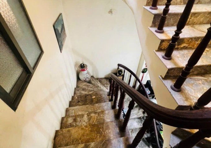 Bán nhà 3,5 tầng, diện tích 72m2 khu tuyến 2 Văn Cao, giá 3.2 tỷ