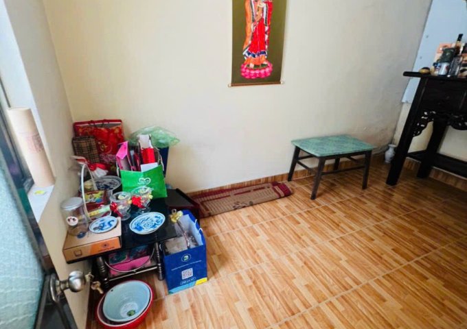 Bán nhà 3,5 tầng, diện tích 72m2 khu tuyến 2 Văn Cao, giá 3.2 tỷ