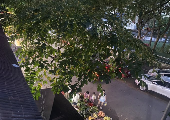 Minh có phòng chung cư tầng 2 tại đường Trần Quý Kiên cần cho thuê