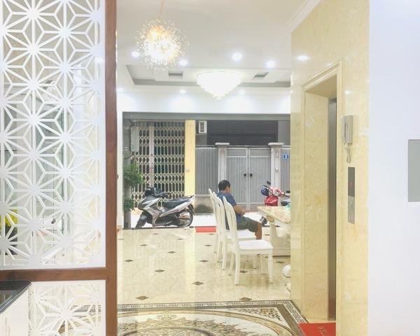 Nhà Mới Cong Thang Máy oto Chánh Lô Góc Phố Giáp Nhất kinh doanh được 55m có hơn 10 tỷ mặt tiền 5m