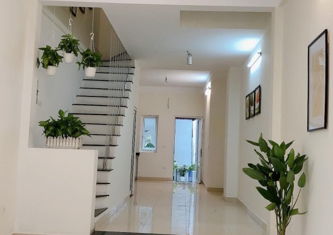 Cho thuê nhà riêng 3 tầng 65m Phố Ô Cách Đức Giang Long Biên ,Giá: 8.5tr/th , LH:0946204597.