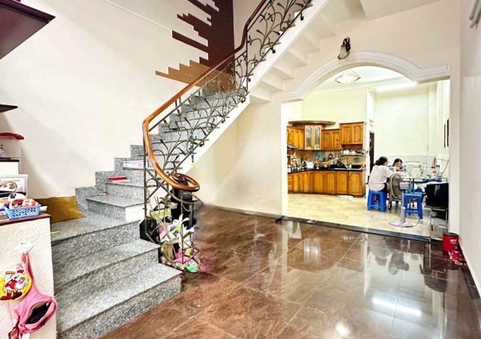 SAU LƯNG MẶT TIỀN LÊ VĂN DUYỆT - 82M2 (4x21 ) A4 - Ô TÔ VÀO NHÀ.

TƯƠNG LAI MẶT TIỀN 20M PHAN XÍCH LONG NỐI DÀI  11.x Tỷ