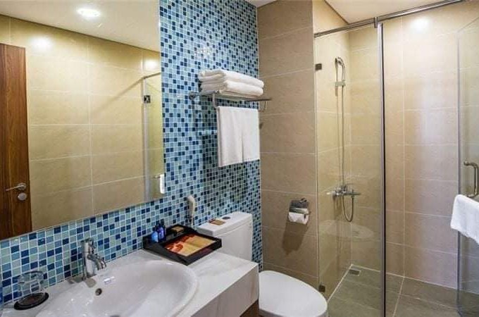 RẺ NHẤT - Cắt Lỗ căn Ramada trung tâm Hạ Long, Quảng Ninh -  2 ngủ 2 wc, 70,4m2, FULL nội thất xịn, VIEW Vịnh tầng đẹp.