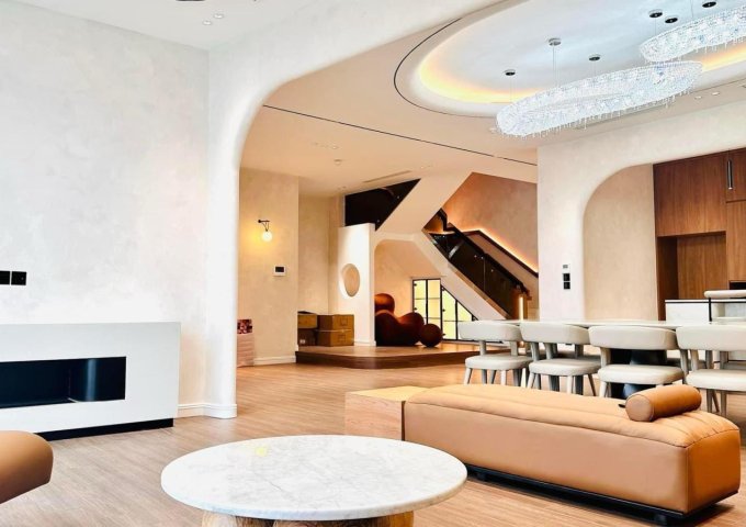 PENTHOUSE MIPEC LONG BIÊN 228m, phong cách Châu Âu, full nội thất