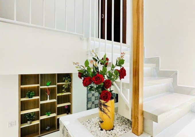 HẺM XE HƠI ĐỖ CỬA - SỔ NHƯ TỜ A4 - NHÀ ĐẸP KHÓ TẢ - TẶNG NỘI THẤT XỊN XÒ - KHU VIB GÒ VẤP - 1 KHÁCH LÀ CHỐT