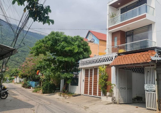 Bán nhà đẹp 3 tầng đường 12m thôn Phước Lộc,Phước Đồng,Nha Trang