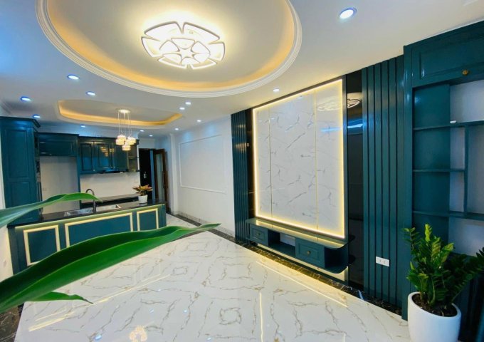 Bán nhà mới đẹp lung linh, thang máy, khu vực trung tâm quận Thanh Xuân.