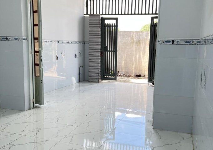 Bán Nhà Hóc Môn, HXH Trần Văn Mười, 50M2, 2 Tầng, SHR, Nhà Mới Ở Ngay, Chỉ Hơn 2 Tỷ.