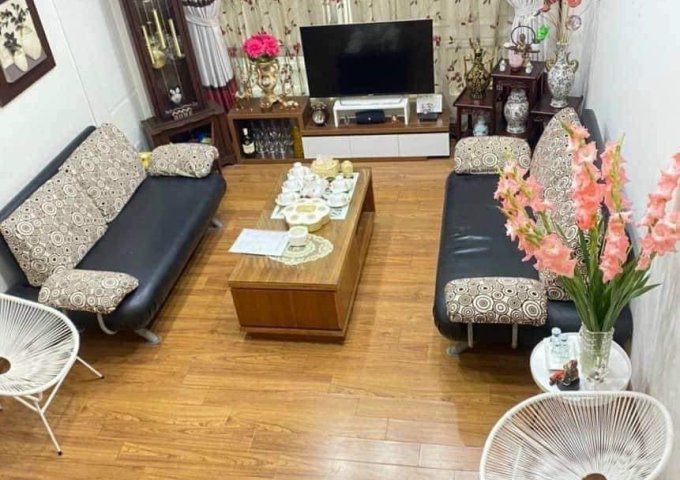 Nhà đẹp Thái Hà - Đống Đa. Diện tích 32m2 3 tầng mặt tiền 6m. 2 mặt thoáng ngõ to rộng. Giá 4,85tỷ