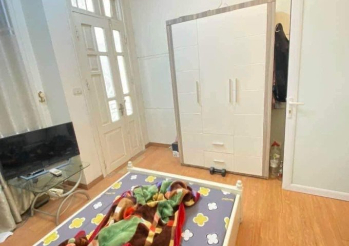 Nhà đẹp Thái Hà - Đống Đa. Diện tích 32m2 3 tầng mặt tiền 6m. 2 mặt thoáng ngõ to rộng. Giá 4,85tỷ