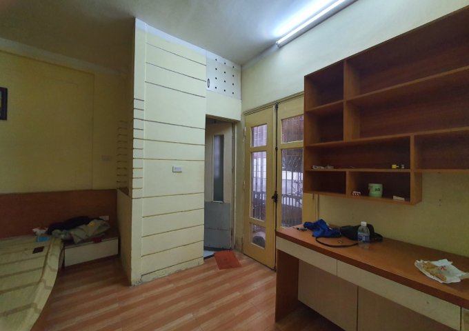 Cho thuê phòng trọ tầng 1 vừa ở vừa kinh doanh tại Số 3 Ngõ 211 Giáp Nhất, Thanh Xuân, Hà Nội.