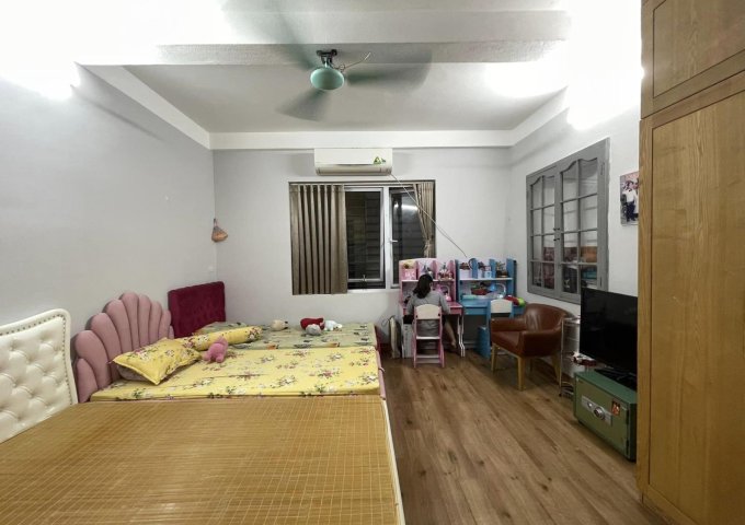 Nhà Nguyễn Công Trứ 34m2, 4T, MT4.5m, 5.1tỷ, vuông, 0977097287