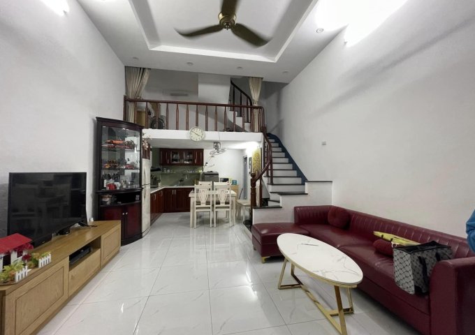 Nhà Nguyễn Công Trứ 34m2, 4T, MT4.5m, 5.1tỷ, vuông, 0977097287